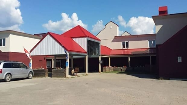 Manoir du Lac CEO points to staff shortages, underlying health conditions after dozens of COVID-19 cases