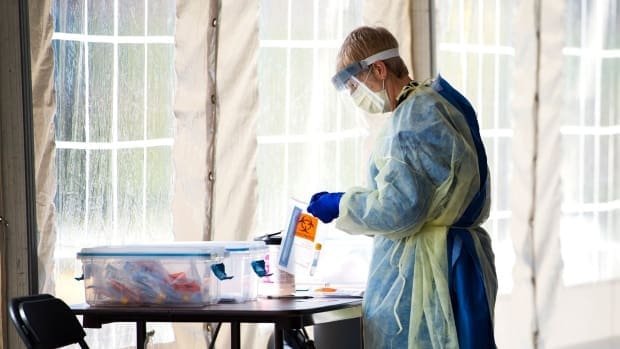 COVID-19 cases rise by 25 in Waterloo Region, officials report 4 more deaths