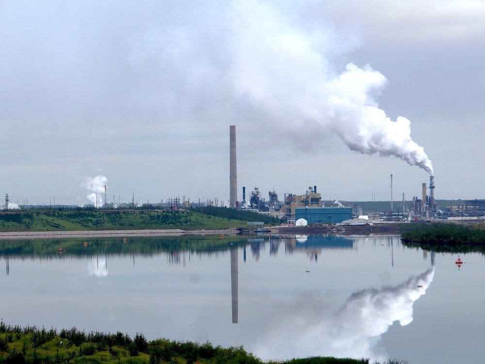 Syncrude employee and contractor test positive for COVID-19, virus contracted off-site