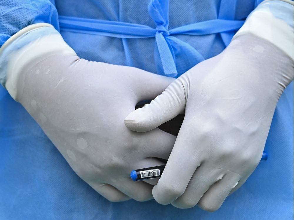 Orderly at St-Jérôme long-term care home dies of COVID-19